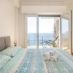 Gorgeous In Apartment *