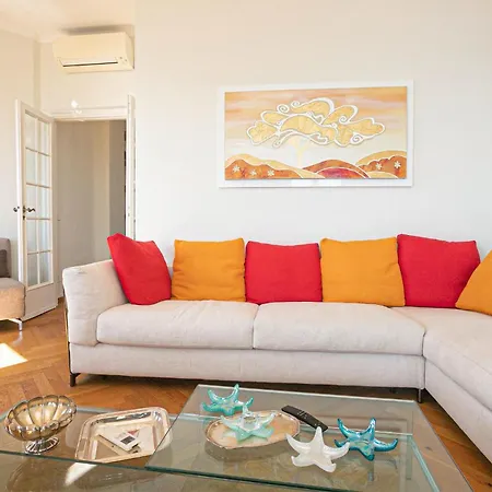 Apartment Cozy In With Kitchen *