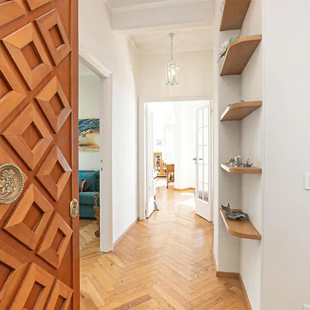 Apartment Cozy In With Kitchen